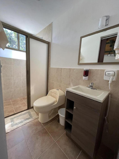 Bathroom 3, Hotel Don Nino, Del Centro