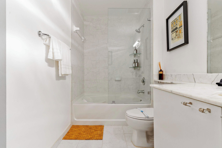 Interior 5, Stylish City Loft, Downtown Steps to Bayfront Park, Miami-Dade