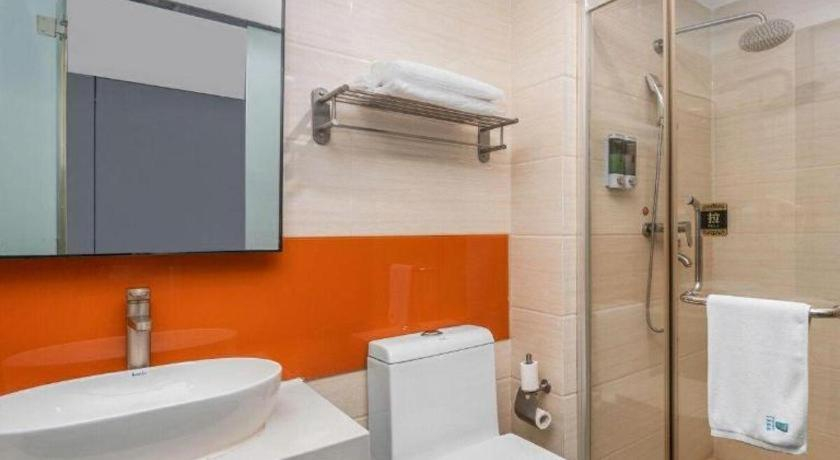 Bathroom, 7 Days Premium Shenzhen Dapeng New District Jiaochangwei, Shenzhen