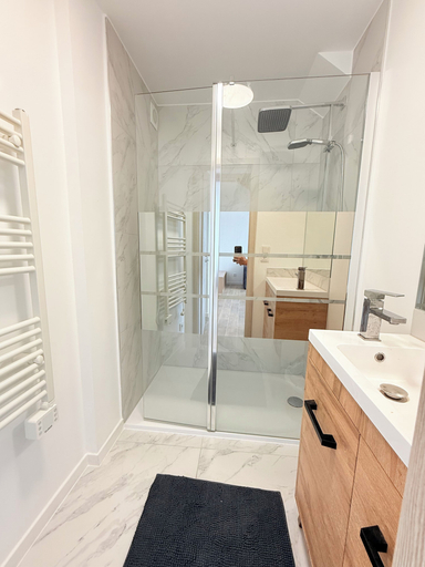 Bathroom 5, Contemporary Apartment Bright & Equipped, Esch-sur-Alzette
