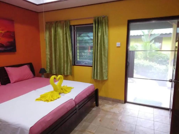 Bedroom, Sanuk Bungalow, Takua Pa