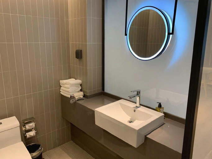 Bathroom 4, Jinjiang Inn Qingdao Development Zone Jinggangshan Rd., Qingdao