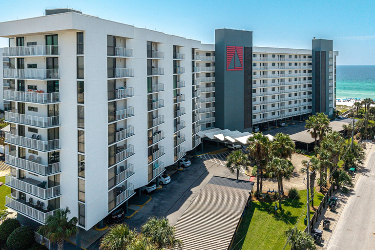 Exterior 2, Mainsail 352 3 Bedroom Condo, Walton