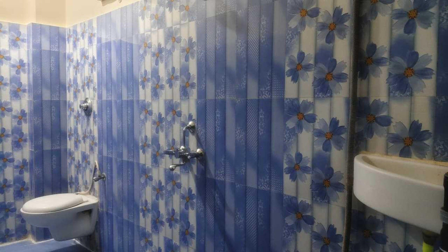 Bathroom 4, Classic Hotel City, Dumka
