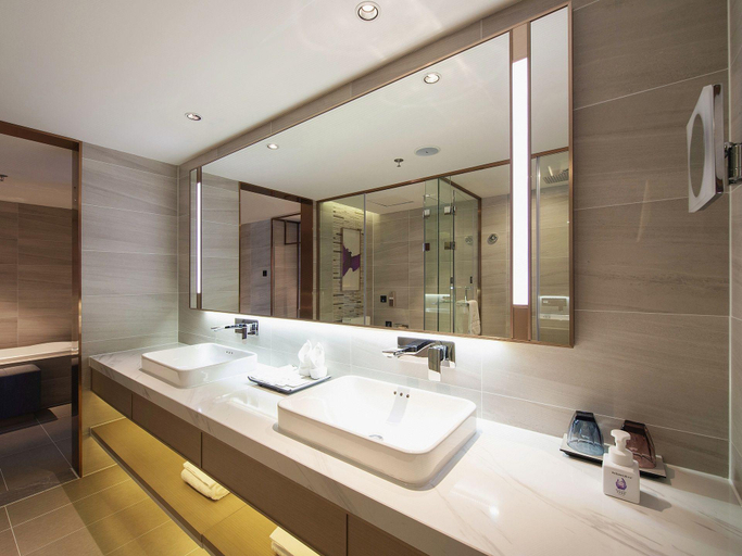 Bathroom 4, Lavande Hotel Changchun New District North Lake Longxiang Plaza, Changchun