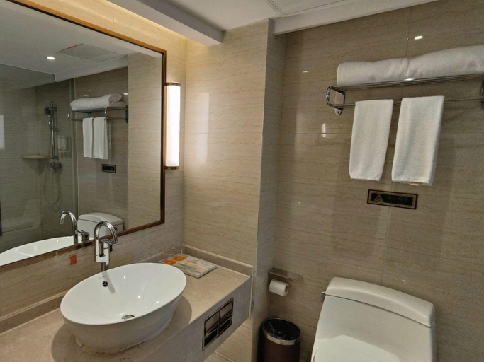 Bathroom 3, Vienna Hotel Wuhan High-speed Railway Station East Square, Wuhan