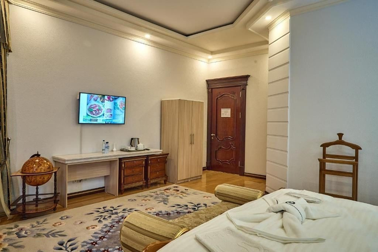 Bedroom 3, Queens Hotel, Tashkent City