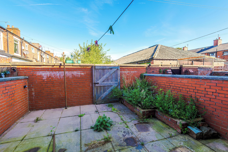 Property grounds, 2 Bed House Rochdale Free Parking, Rochdale