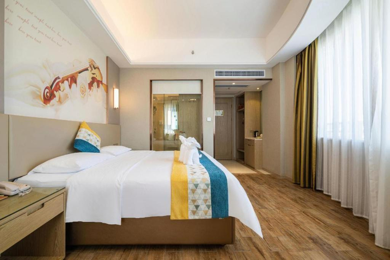 Bedroom 2, Vienna International Hotel (Sanya High-speed Railway Station), Sanya