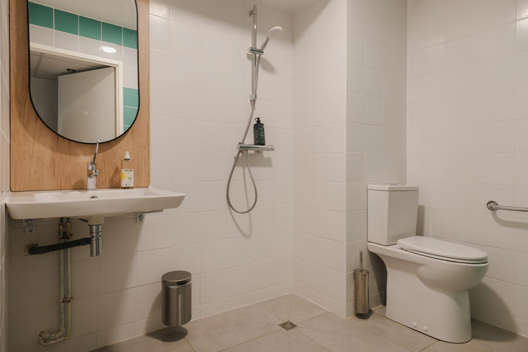 Bathroom 3, greet hôtel Le Teich Bassin d'Arcachon, Gironde