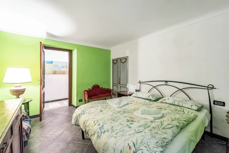 Room 2, Genova House Via Caffaro, Genova