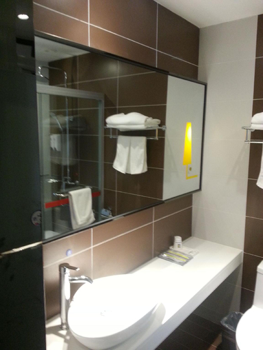 Bathroom 3, 7 Days Inn Suzhou Luzhi Ancient Town Scenic Spot, Suzhou