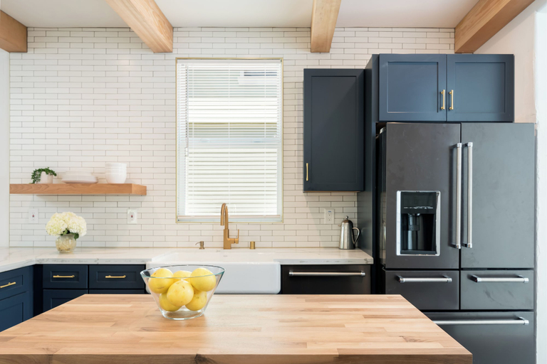 Private kitchen 4, Stunning Two Bedroom Mediterranean Home, Alameda