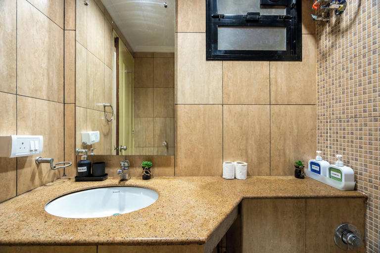 Bathroom 5, Goan Hideaway - Earth, North Goa