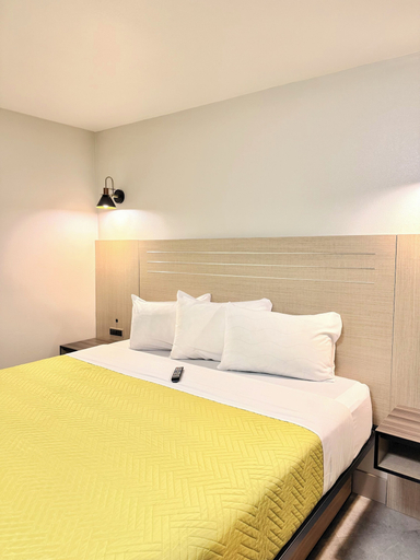 Bedroom 2, BRISTOL MOTEL, Los Angeles
