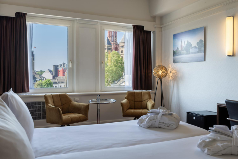 Bedroom 3, Amrâth Hotel DuCasque, Maastricht