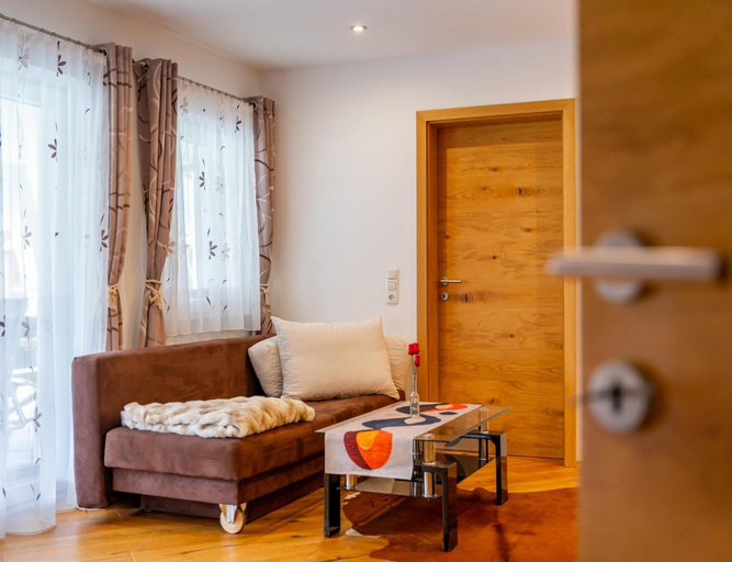 Living room 4, Chalet in Stuhlfelden Near Ski Slopes, Zell am See