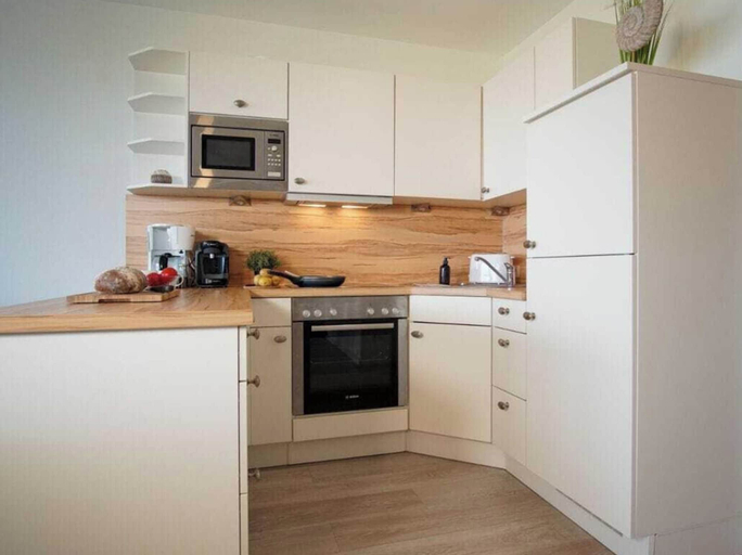 Private kitchen 2, Holiday Apartment With 1 Bedroom, Ostholstein
