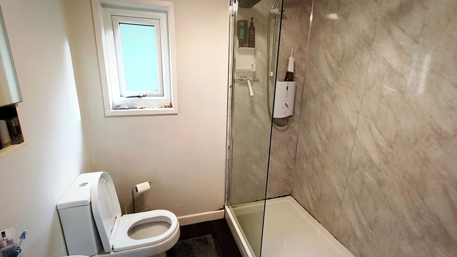 Bathroom, Cabin Lodge - Sleeps 4 - Country Views - Parking, Cheshire West and Chester