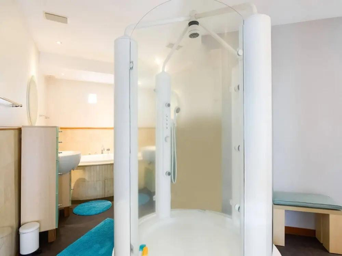 Bathroom 4, Picturesque villa with swimming pool, Brabant Wallon