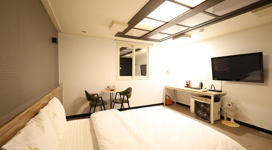 Room 2, KOZAZA, Masan