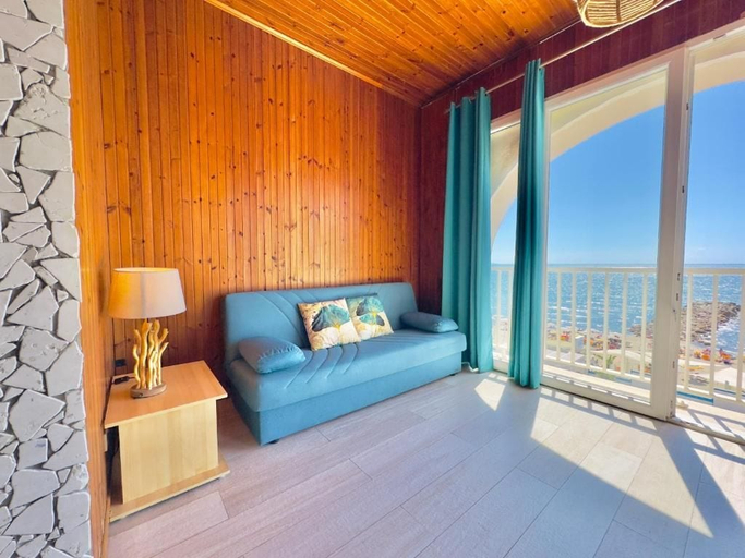 Living area 5, Athena Sea Front Apartment, Caserta