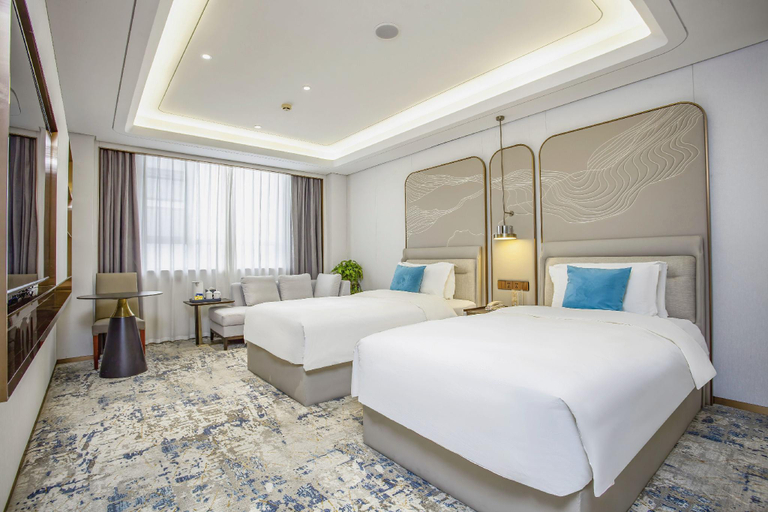 Bedroom 2, Huaqiao International Hotel, Yangzhou