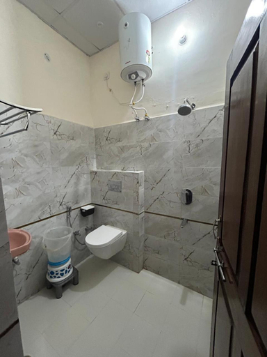 Bathroom 3, Kalash Guest House, Faizabad
