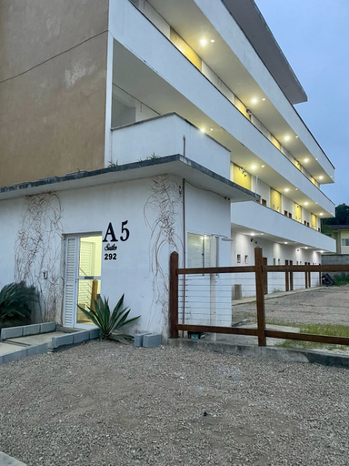 Front of property 4, A5 suites, Ubatuba