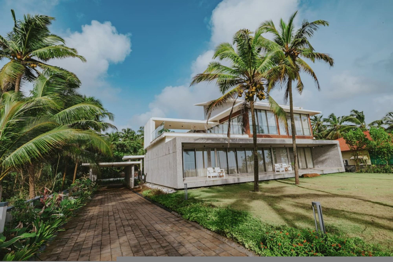 Room 5, Villa Shankari - Beachside 3BR w Private Pool, Udupi
