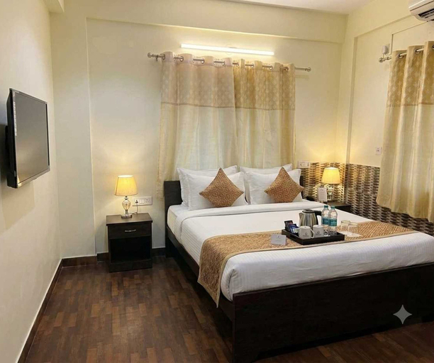 Room 4, Deluxe City Place Kolkata, North 24 Parganas