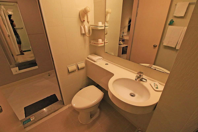 Bathroom 4, Jinjiang Inn - Xishan Road, Dalian