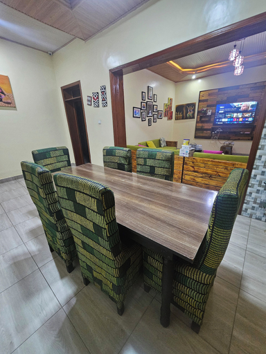Dining 3, Secure 4BR Home Near City Center, Kicukiro