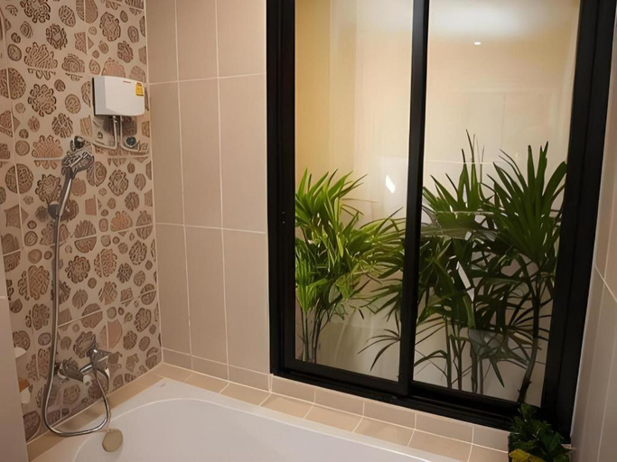 Bathroom 4, Lotusland Resort, Pattaya
