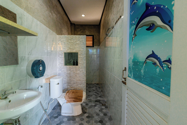 Bathroom 5, Saiwaree Farmstay, Bo Klue