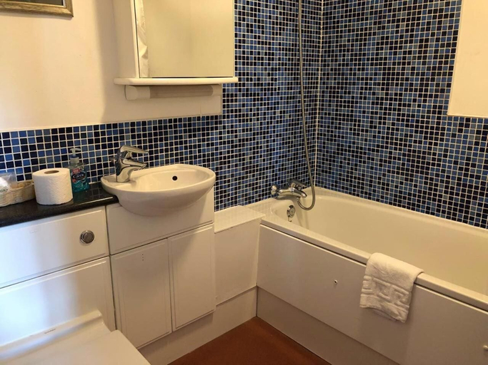 Bathroom 4, The Woolaston Inn, Gloucestershire