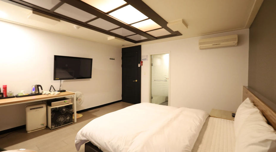 Room 5, KOZAZA, Masan