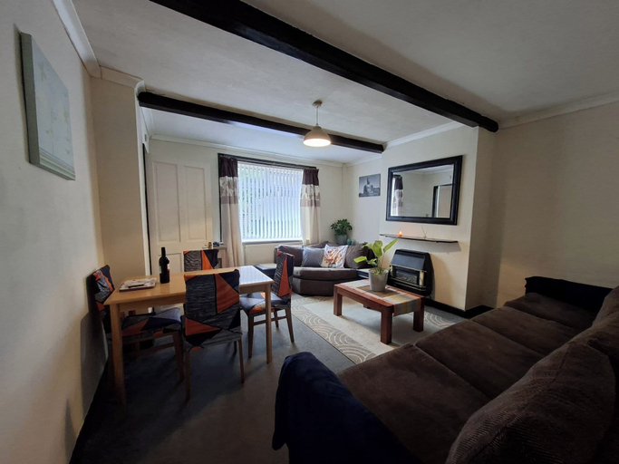 Living area 2, Cosy Cottage Retreat in Huddersfield, Kirklees