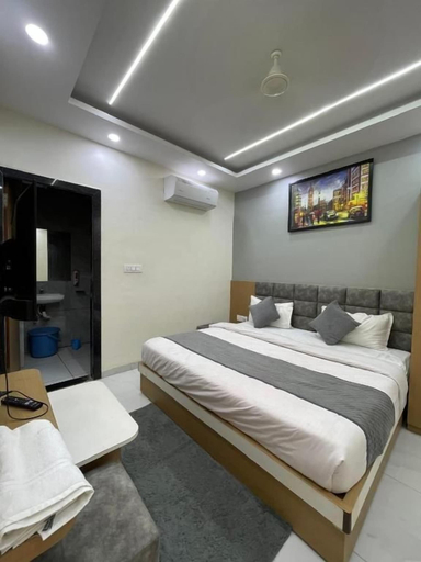 Room 4, Hotel Bhagya, Bhopal