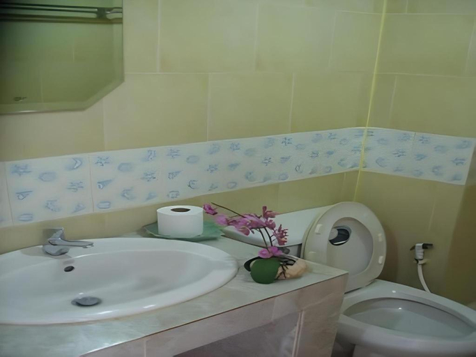 Bathroom 3, Kamala Phuyai Resort, Pulau Phuket