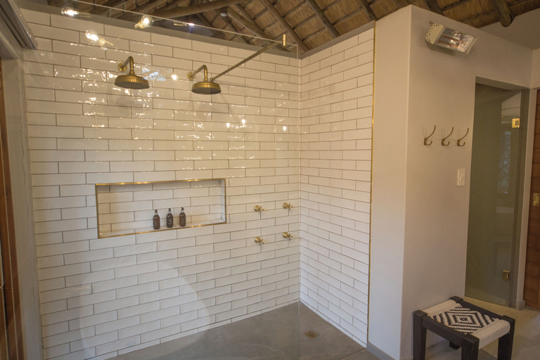 Bathroom 5, Tsholo Safari Lodge, Bojanala
