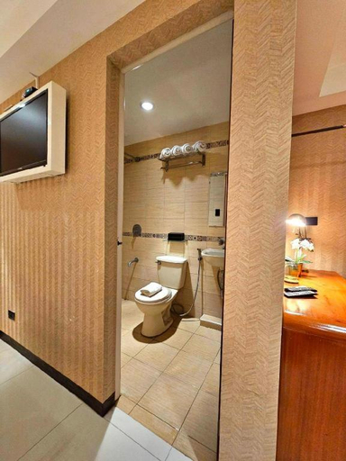 Bathroom 3, SPECTROOM SUITES URBIZTONDO, San Juan