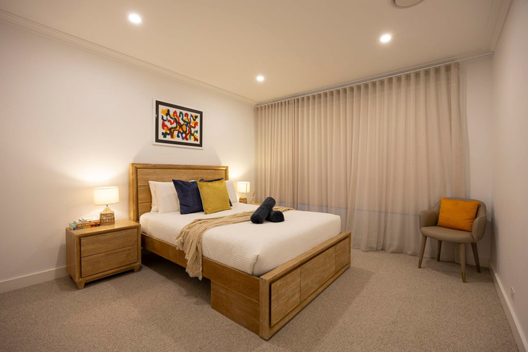 Room 5, Galene Getaway Walk to Beach Pool Fire, Melbourne