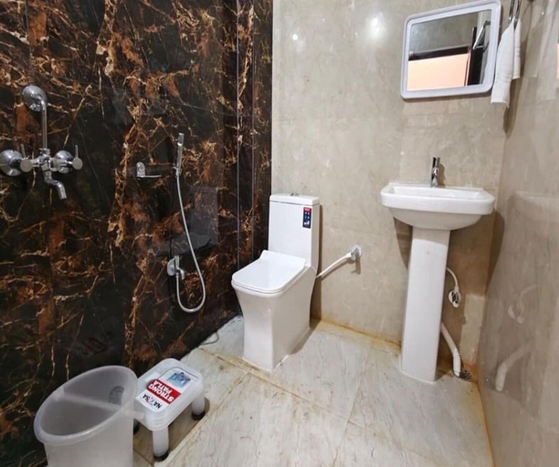 Bathroom 2, Standard Room Pratikshya & Pratistha, Khordha