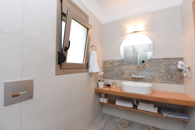 Bathroom 5, Mon Emvasia Margarites Villa A, Crete