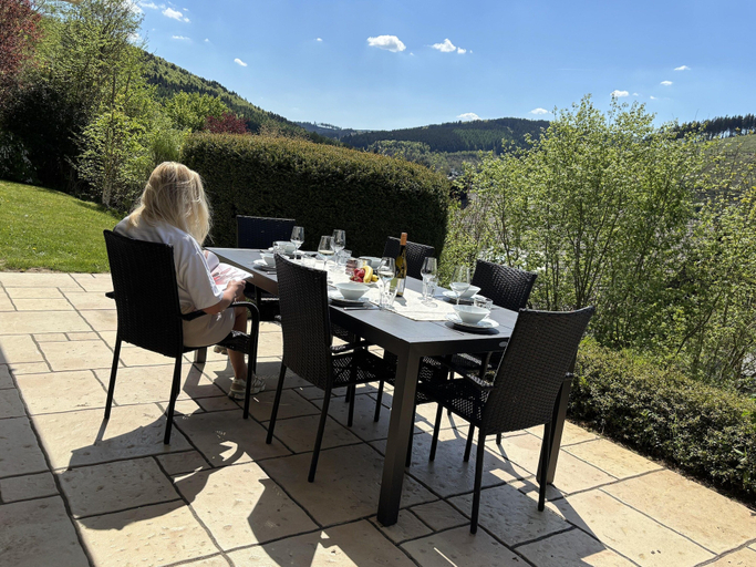 Balcony 3, Luxurious Detached Holiday Home With Valley Views for 8, Hochsauerlandkreis