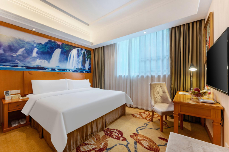 Bedroom 2, Vienna Hotel Guizhou Anshun Huangguoshu Waterfall Scenic Spot, Anshun