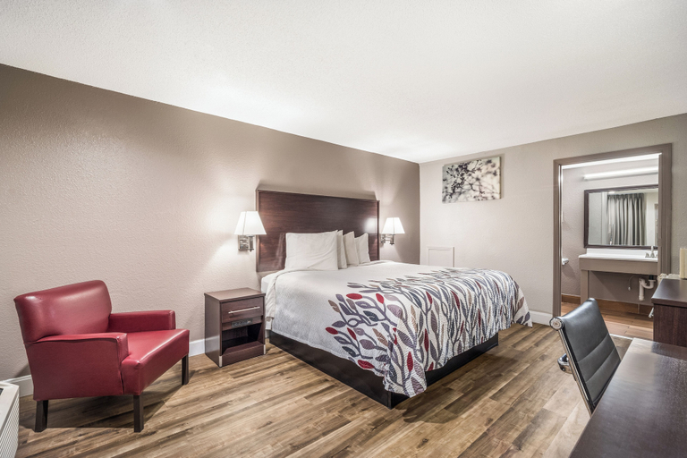 Bedroom 3, Red Roof Inn Sumter, Sumter