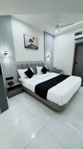 Room 4, Hotel HR Hills, Gandhinagar