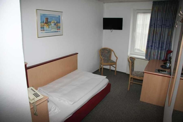 Bedroom 1, Vorsfelder Hof by Belvilla, Wolfsburg